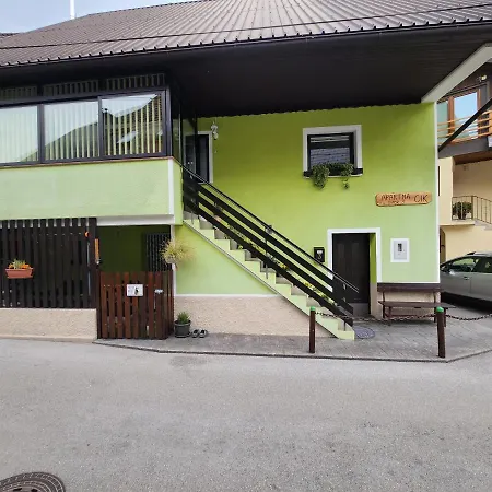Apartma Cik *